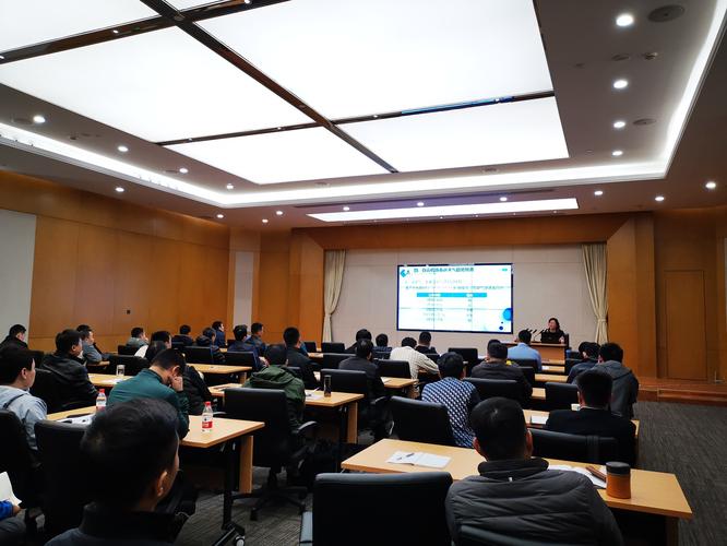 深化气象业务培训 共筑飞行安全防线——中南空管局气象中心对管制员开展气象业务培训